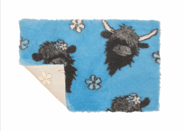 VetBed Nonslip Lysblå Høylandsfe & blomster 100x75cm